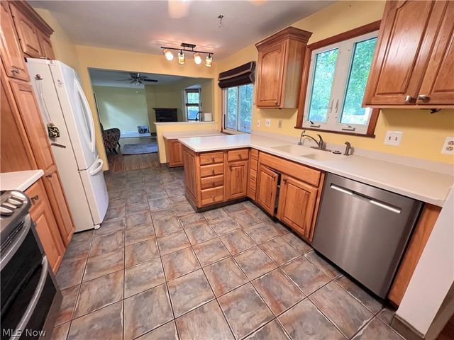 24104 Smith Avenue, Westlake, OH 44145