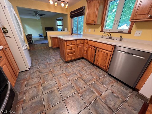 24104 Smith Avenue, Westlake, OH 44145