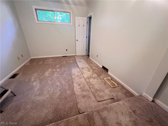 24104 Smith Avenue, Westlake, OH 44145
