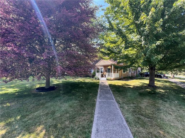 24104 Smith Avenue, Westlake, OH 44145
