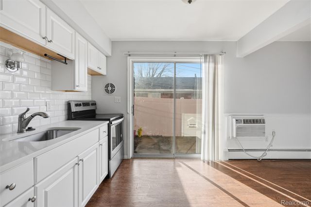 3915 Devon, Royal Oak, MI 48073