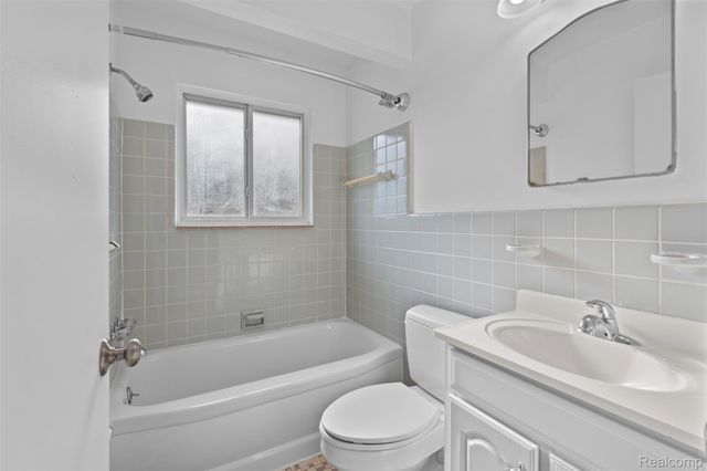 3915 Devon, Royal Oak, MI 48073