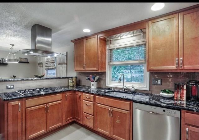 749 Worcester Street, Wellesley, MA 02481