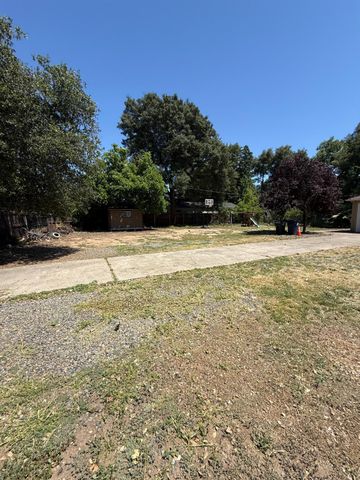 3616 del paso, Sacramento, CA 95838