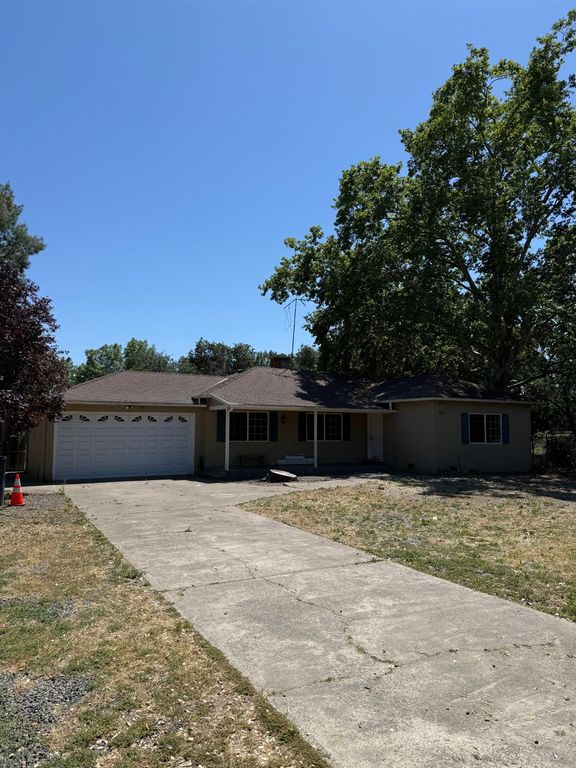 3616 del paso, Sacramento, CA 95838