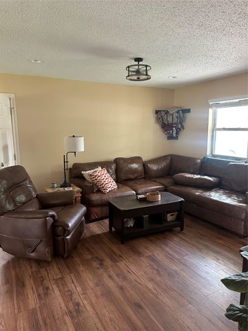 1201 N Taylor Street, Gainesville, TX 76240