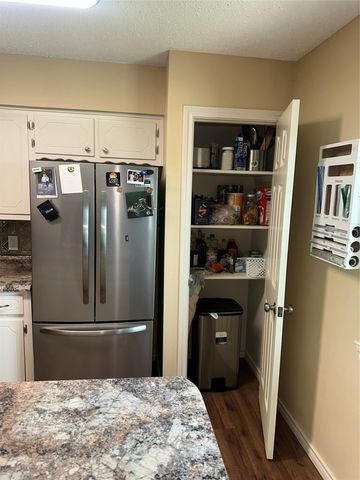 1201 N Taylor Street, Gainesville, TX 76240