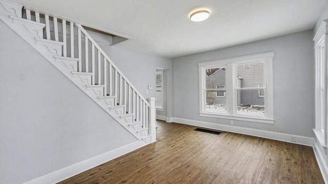 9 Park Avenue, Elsmere, KY 41018