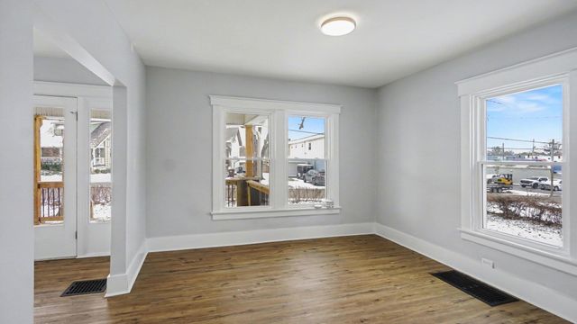 9 Park Avenue, Elsmere, KY 41018