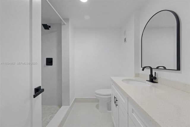 20281 E Country Club Drive 501, Aventura, FL 33180
