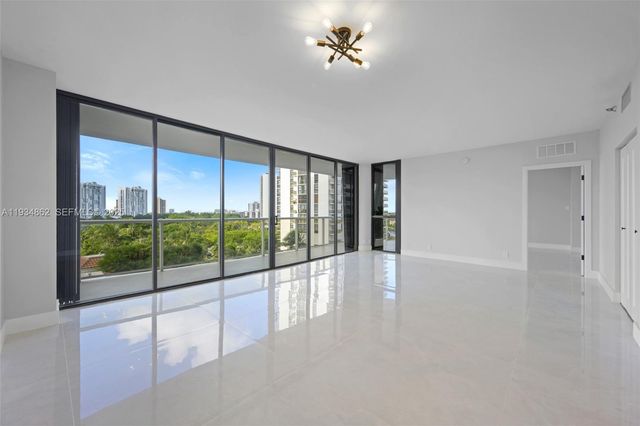 20281 E Country Club Drive 501, Aventura, FL 33180