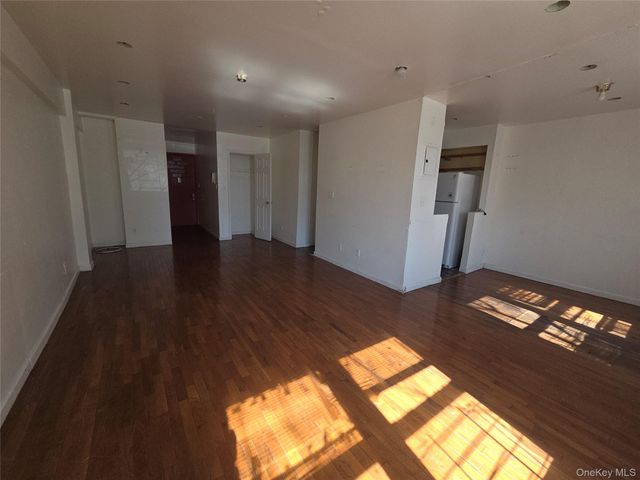 86-16 60th Avenue 3C, Flushing, NY 11373