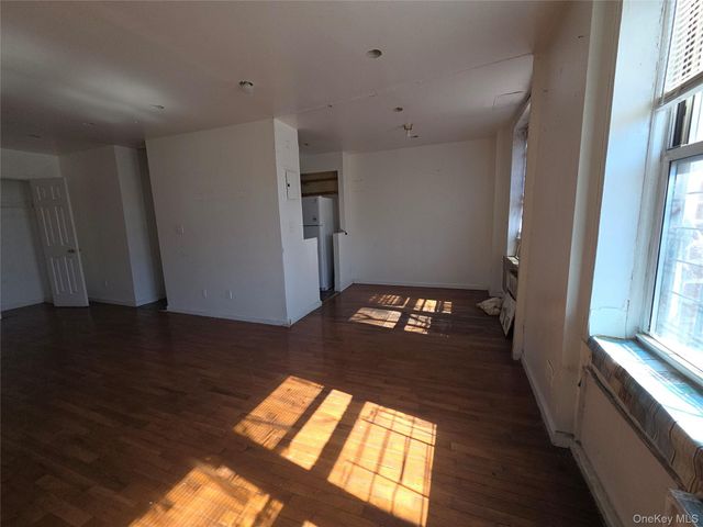 86-16 60th Avenue 3C, Flushing, NY 11373