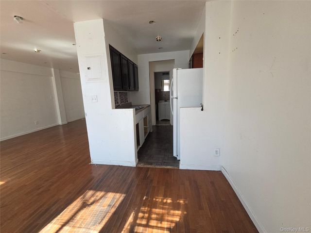86-16 60th Avenue 3C, Flushing, NY 11373
