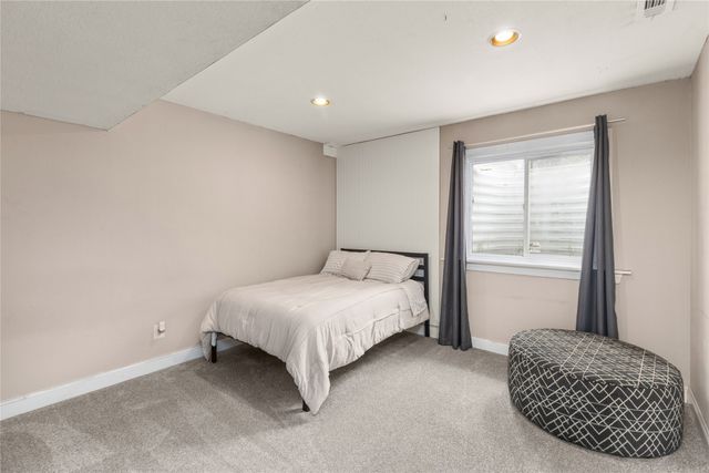 12204 Valdez Drive, Urbandale, IA 50323