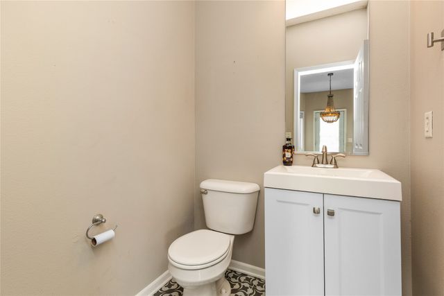 12204 Valdez Drive, Urbandale, IA 50323