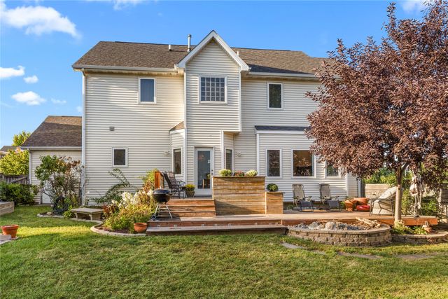 12204 Valdez Drive, Urbandale, IA 50323