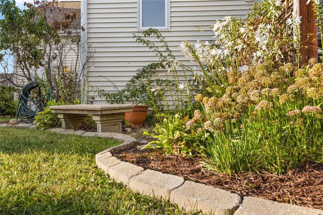 12204 Valdez Drive, Urbandale, IA 50323