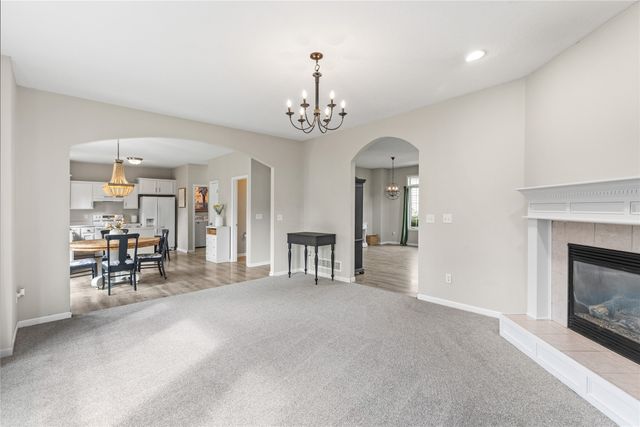 12204 Valdez Drive, Urbandale, IA 50323