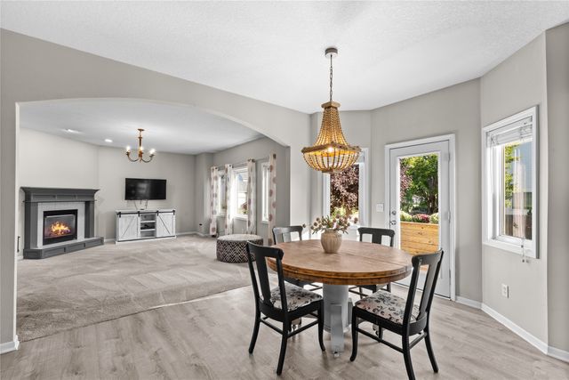 12204 Valdez Drive, Urbandale, IA 50323