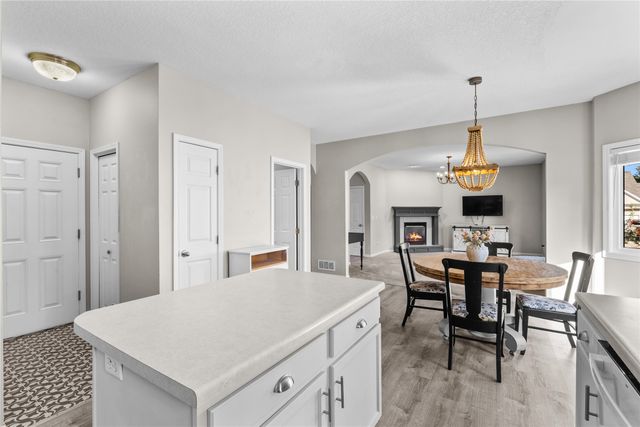 12204 Valdez Drive, Urbandale, IA 50323