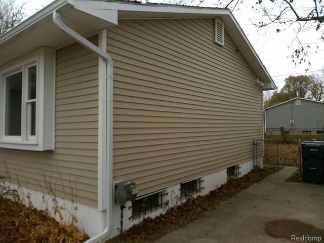 2710 Eaton Place, Flint, MI 48506