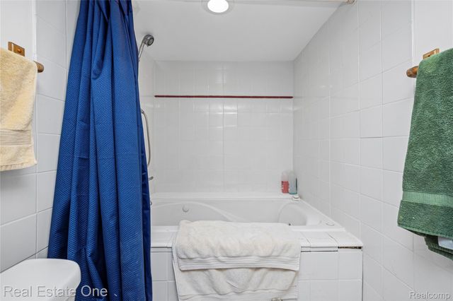 22915 13 MILE Road, St. Clair Shores, MI 48082