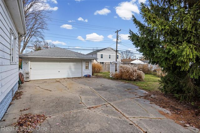 22915 13 MILE Road, St. Clair Shores, MI 48082