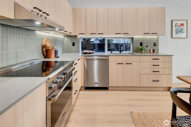 4405 S Holly Street, Seattle, WA 98118