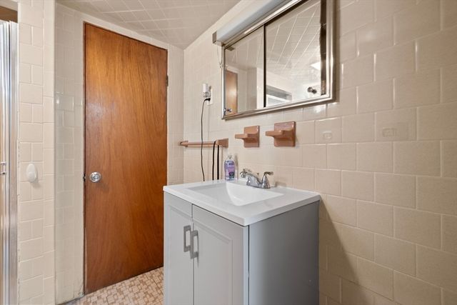 36 Irving St, Revere, MA 02151