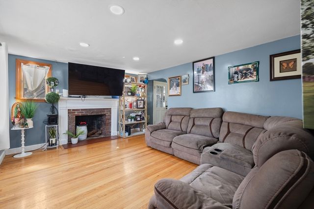 36 Irving St, Revere, MA 02151