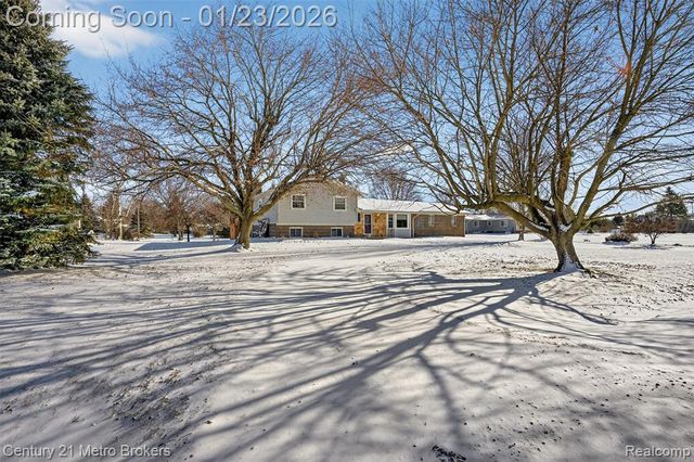 11452 Whitaker Road, Fenton, MI 48430