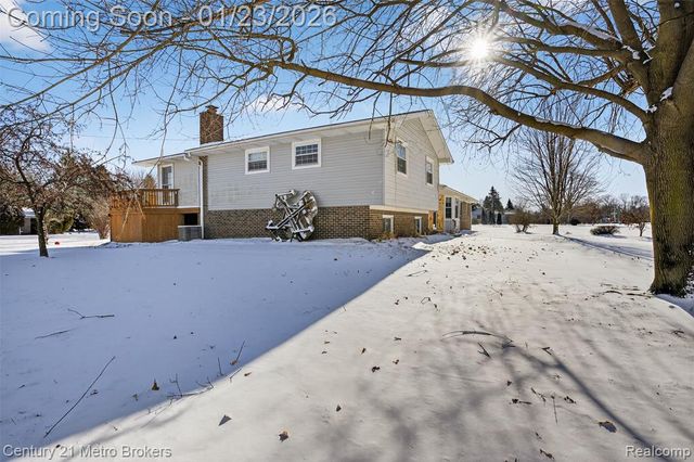 11452 Whitaker Road, Fenton, MI 48430