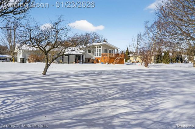 11452 Whitaker Road, Fenton, MI 48430