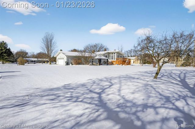 11452 Whitaker Road, Fenton, MI 48430