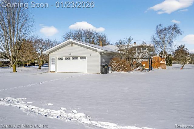 11452 Whitaker Road, Fenton, MI 48430