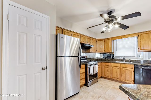 7 Thomas Street, Toms River, NJ 08753