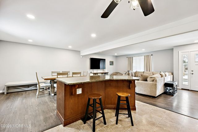 7 Thomas Street, Toms River, NJ 08753