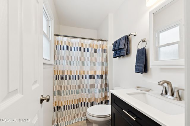 7 Thomas Street, Toms River, NJ 08753