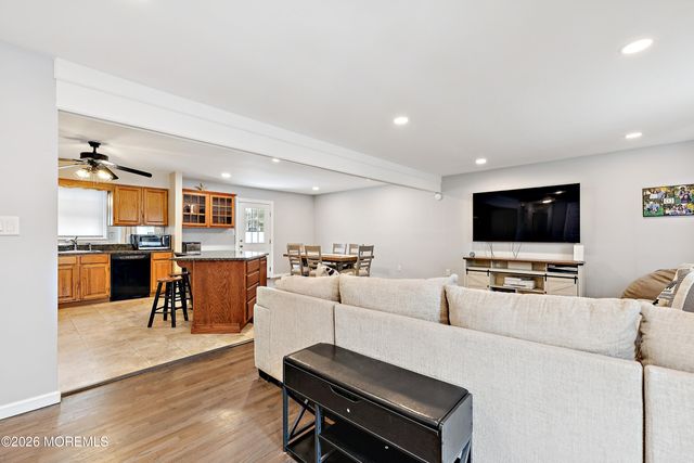 7 Thomas Street, Toms River, NJ 08753