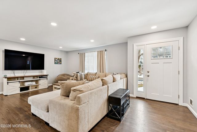 7 Thomas Street, Toms River, NJ 08753