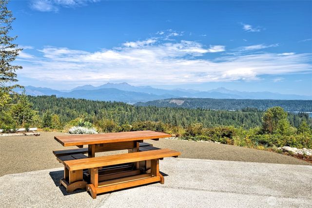 551 E Hyland Drive, Union, WA 98592