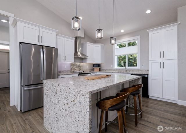551 E Hyland Drive, Union, WA 98592