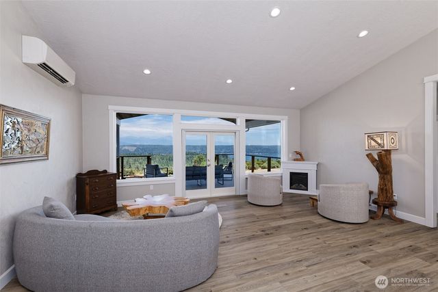 551 E Hyland Drive, Union, WA 98592