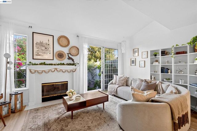 551 Saint John St, Pleasanton, CA 94566
