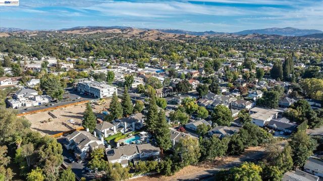 551 Saint John St, Pleasanton, CA 94566