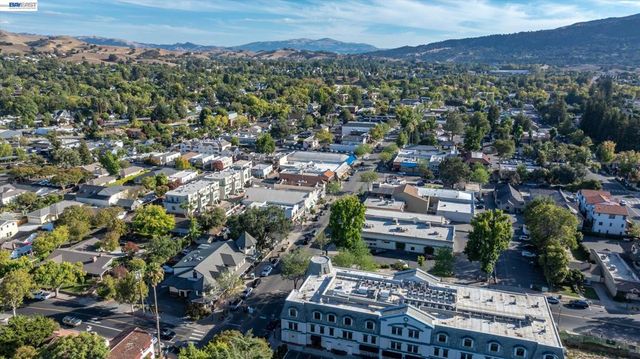 551 Saint John St, Pleasanton, CA 94566