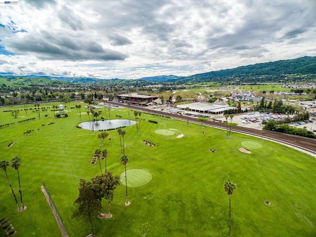 551 Saint John St, Pleasanton, CA 94566