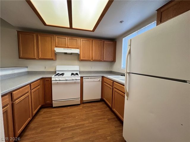 833 Aspen Peak Loop 214, Henderson, NV 89011