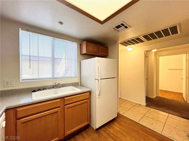 833 Aspen Peak Loop 214, Henderson, NV 89011